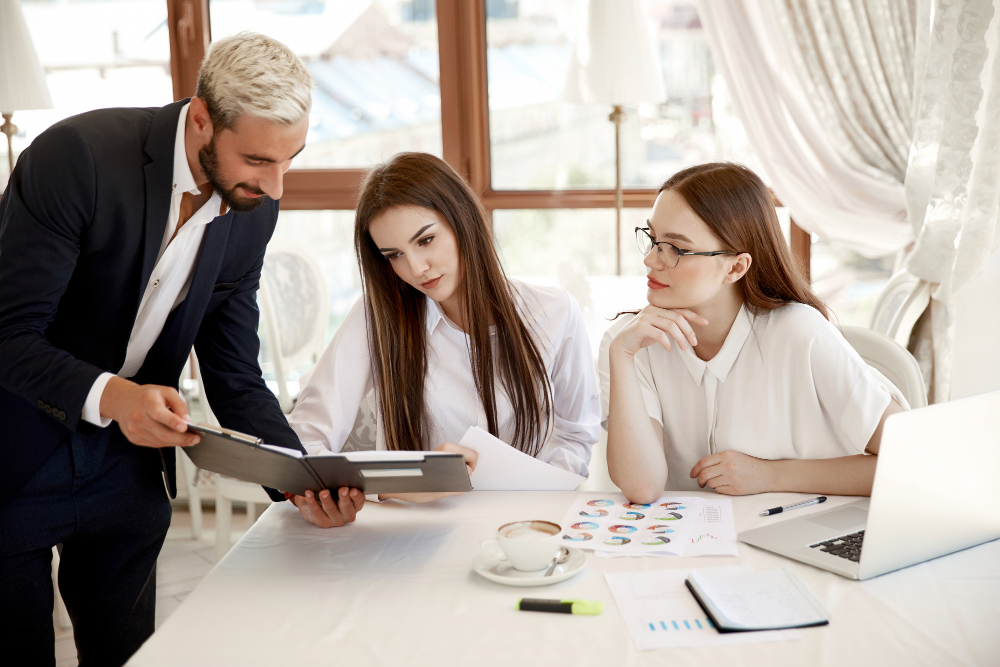 What are the Features of Portfolio Management Services ?